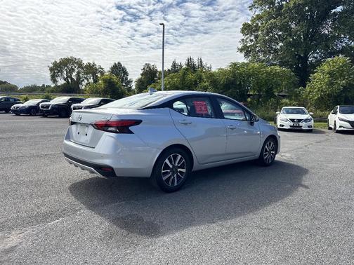 2023 Nissan Versa 1.6 SV