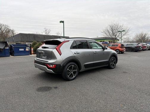 2023 Kia Niro LX