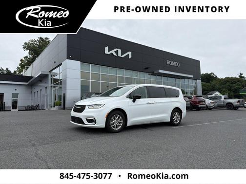 Bright White Clearcoat 2024 Chrysler Pacifica Touring L