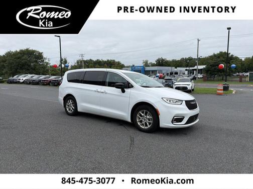 Bright White Clearcoat 2024 Chrysler Pacifica Touring L