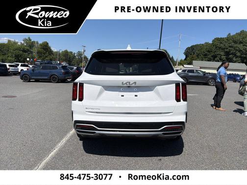 Glacial White Pearl 2023 Kia Sorento EX