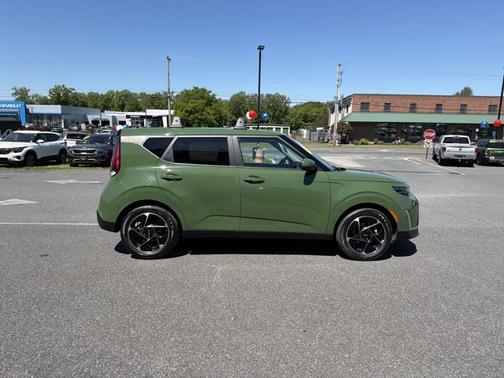Undercover Green 2023 Kia Soul EX