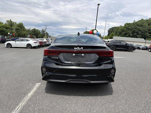 Aurora Black 2023 Kia Forte LXS