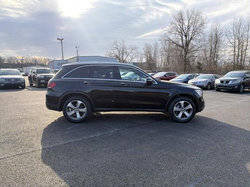 Black 2022 Mercedes-Benz GLC 300 4MATIC