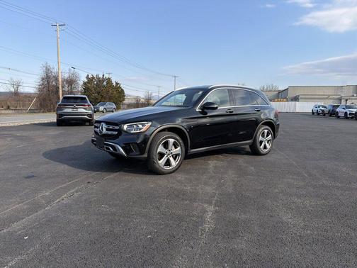 Black 2022 Mercedes-Benz GLC 300 4MATIC