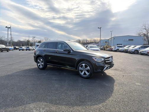 Black 2022 Mercedes-Benz GLC 300 4MATIC