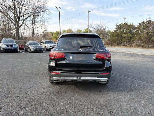 Black 2022 Mercedes-Benz GLC 300 4MATIC