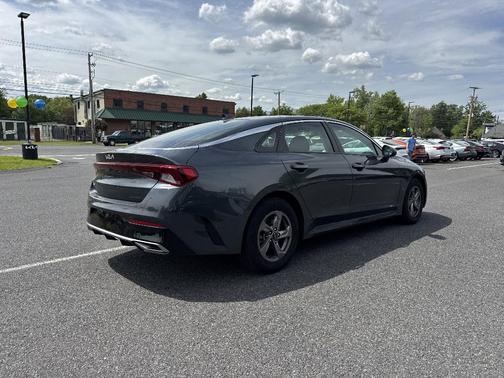 2022 Kia K5 LXS