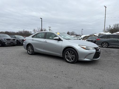 2017 Toyota Camry SE