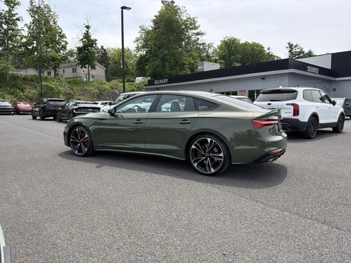 District Green Metallic 2022 Audi S5 Premium Plus TFSI quattro Tiptronic