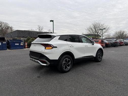 2024 Kia Sportage LX