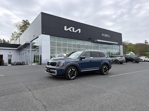 Midnight Lake Blue 2024 Kia Telluride EX