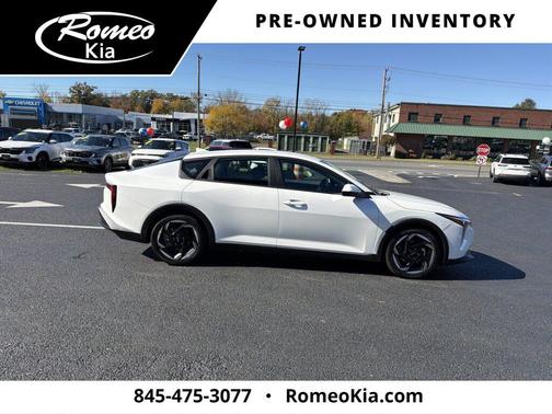 Snow White Pearl 2025 Kia K4 EX