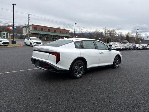 2025 Kia K4 
