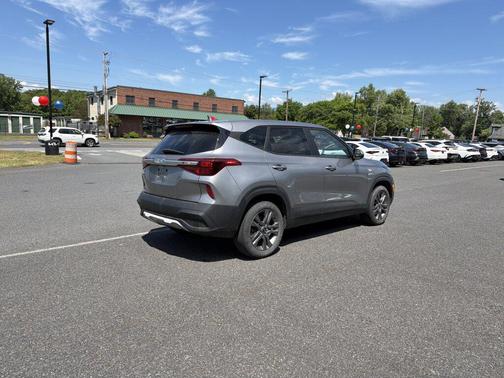 Steel Gray 2023 Kia Seltos LX