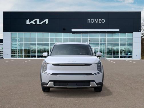 Glacial White Pearl 2026 Kia EV9 Wind