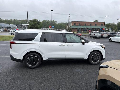 Snow White Pearl 2026 Kia Carnival EX