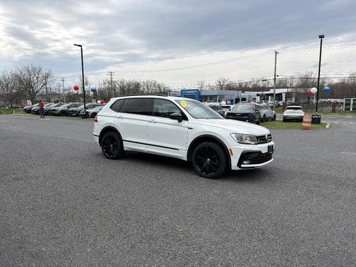 2020 Volkswagen Tiguan 2.0T SE R-Line Black