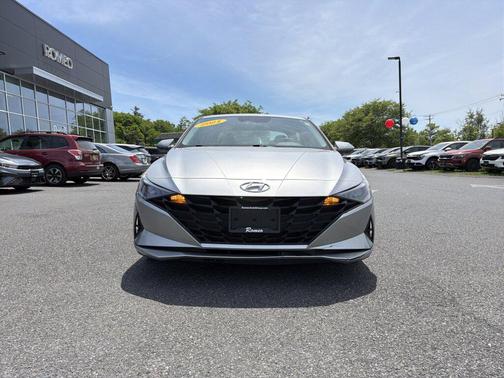 Shimmering Silver Pearl 2021 Hyundai ELANTRA SE