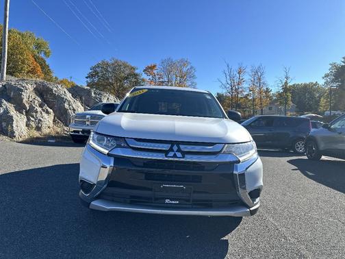 2017 Mitsubishi Outlander ES