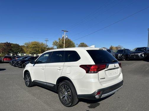 2017 Mitsubishi Outlander ES