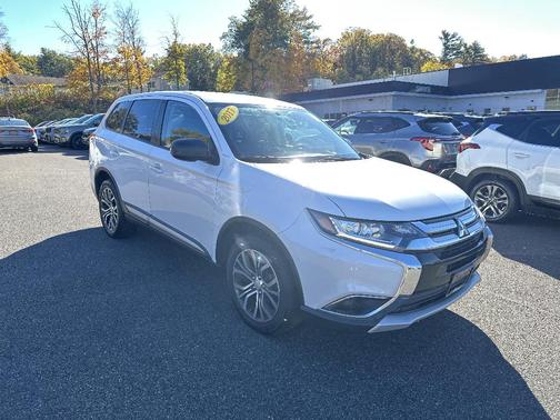 2017 Mitsubishi Outlander ES