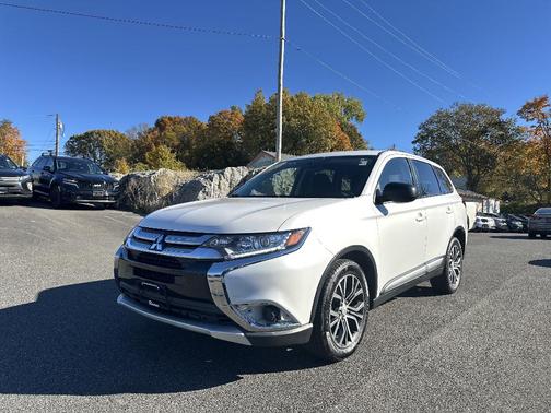 2017 Mitsubishi Outlander ES