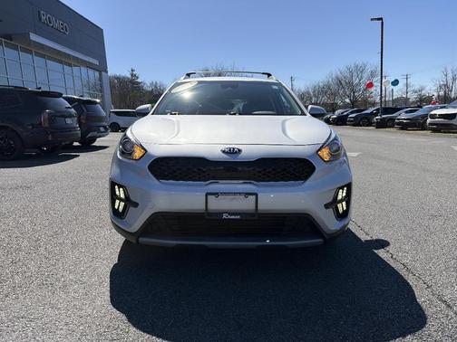 Silky Silver 2021 Kia Niro LXS