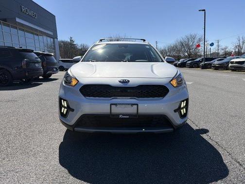 Silky Silver 2021 Kia Niro LXS