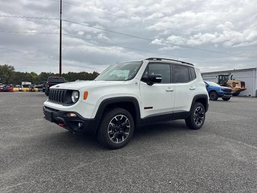 2023 Jeep Renegade Trailhawk