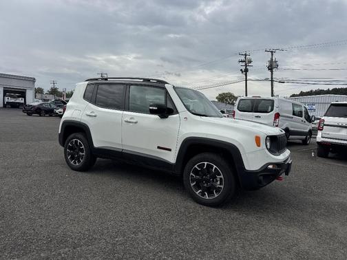 2023 Jeep Renegade Trailhawk