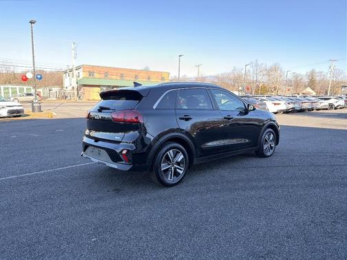 2022 Kia Niro LXS SE