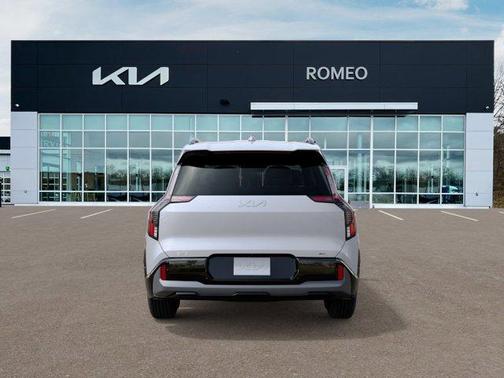 Glacial White Pearl 2026 Kia EV9 GT-Line