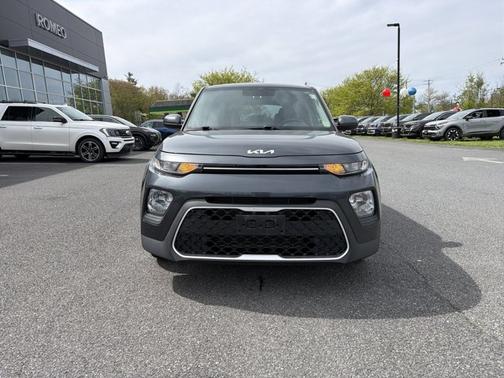 Gravity Gray 2022 Kia Soul LX