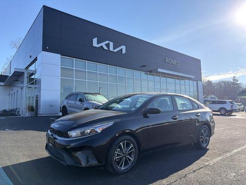 Aurora Black 2023 Kia Forte LXS