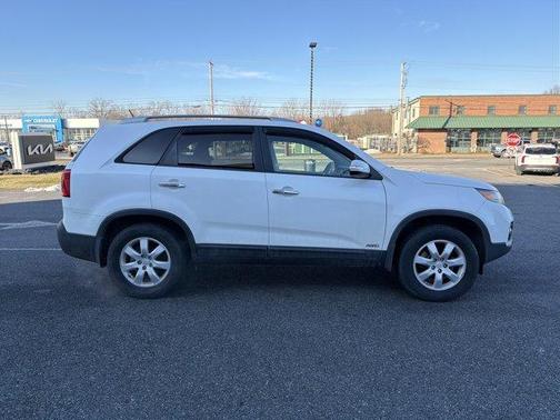 2011 Kia Sorento LX