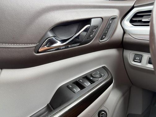 Pepperdust Metallic 2019 GMC Acadia SLT-2