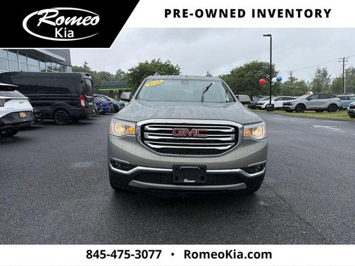 Pepperdust Metallic 2019 GMC Acadia SLT-2