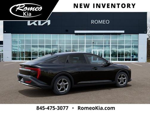 Aurora Black Pearl 2026 Kia K4 LXS