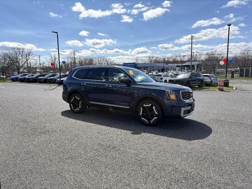 Midnight Black 2024 Kia Telluride S