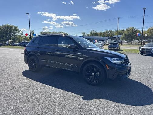 2023 Volkswagen Tiguan 2.0T SE R-Line Black