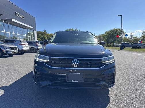 2023 Volkswagen Tiguan 2.0T SE R-Line Black