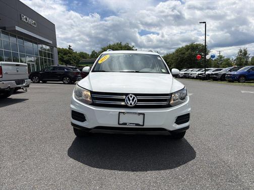 Pure White 2017 Volkswagen Tiguan 2.0T Wolfsburg Edition