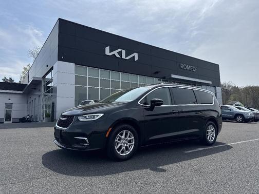 2022 Chrysler Pacifica Touring-L