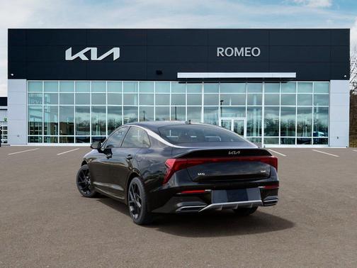 Aurora Black Pearl 2026 Kia K5 GT-Line