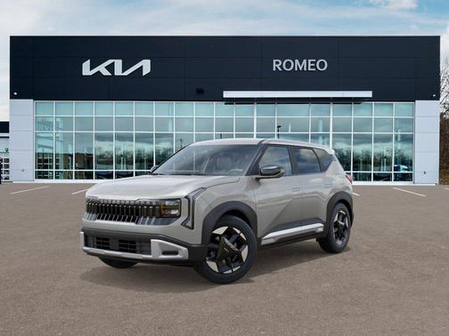 Ivory Silver 2027 Kia Seltos S