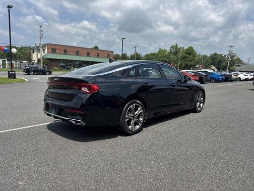 2023 Kia K5 EX