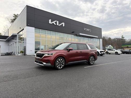 Flare Red 2024 Kia Carnival EX