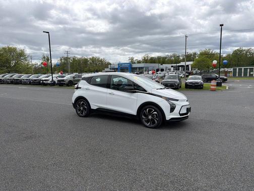 Summit White 2023 Chevrolet Bolt EV FWD 2LT