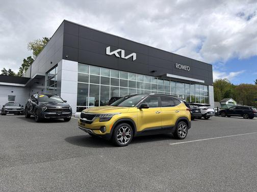 Starbright Yellow/Black Roof 2021 Kia Seltos SX Turbo